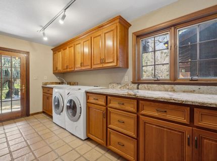 4201 Garden Hwy, Sacramento, CA 95834 Photo