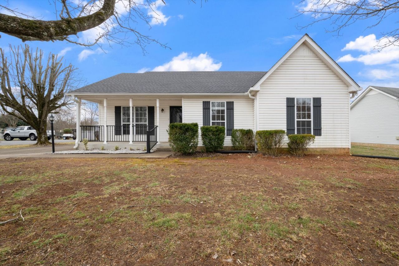 2719 Rocking Horse Ln, Murfreesboro, TN 37130 Main Photo