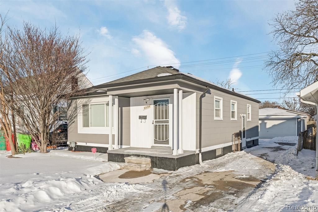 23754 Lambrecht Avenue, Eastpointe, MI 48021 Main Photo