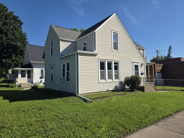 802 E 5th Street, Sterling, IL 61081