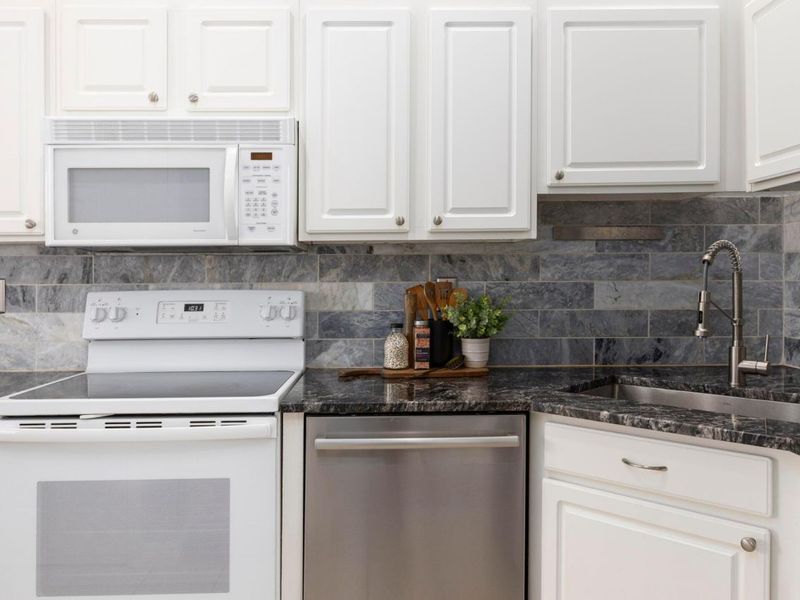 4990 Village Mews, Westerville, OH 43081 Photo 14