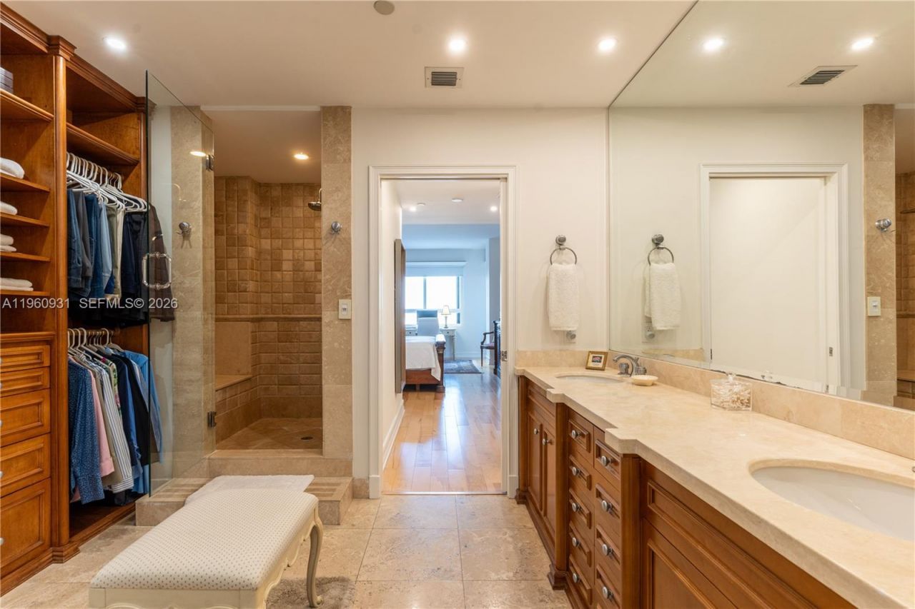 151 Crandon Blvd, Unit 626, Key Biscayne, FL 33149 Photo