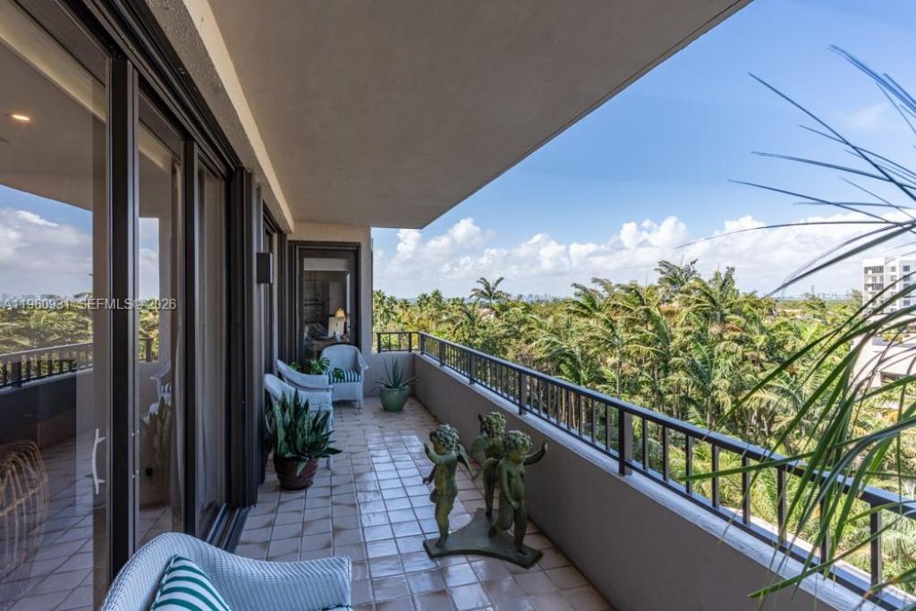 151 Crandon Blvd, Unit 626, Key Biscayne, FL 33149 Photo