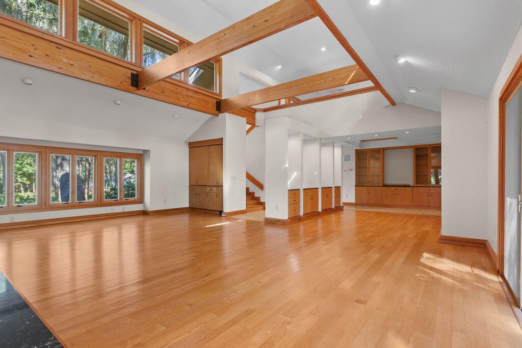 2441 The Bent Twig Photo 15