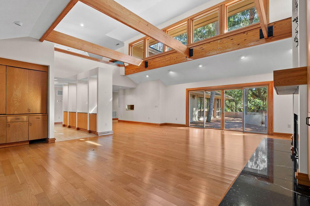 2441 The Bent Twig Photo 16