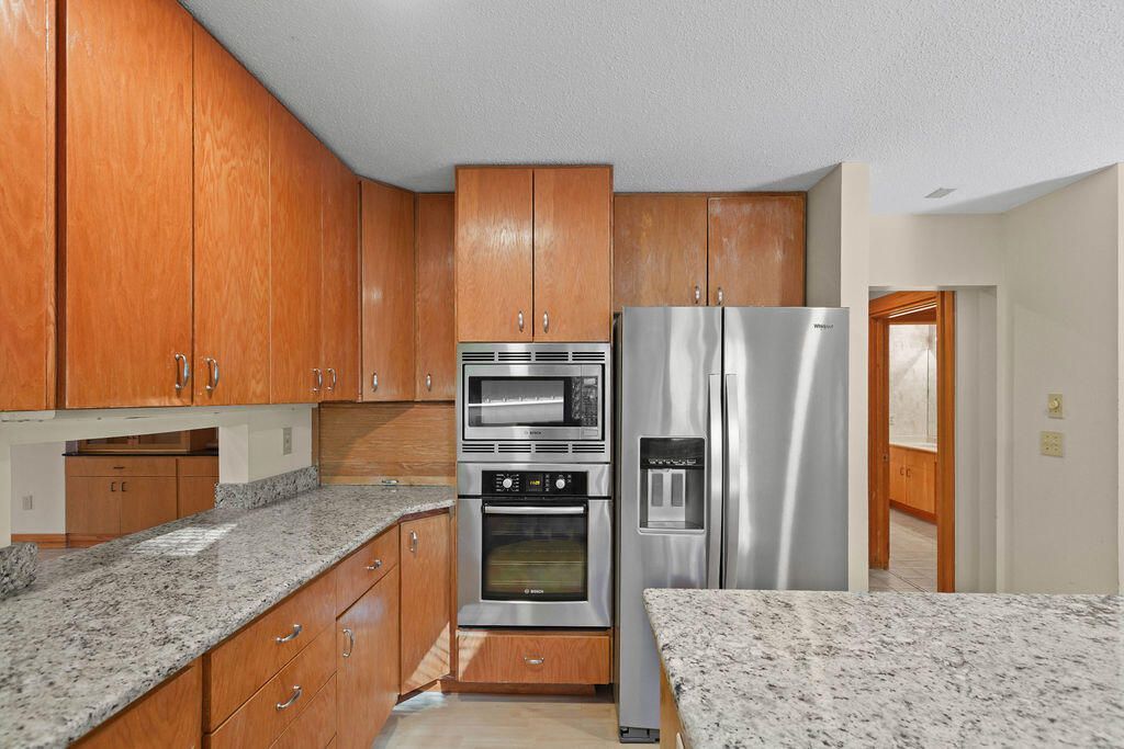 2441 The Bent Twig Photo 19