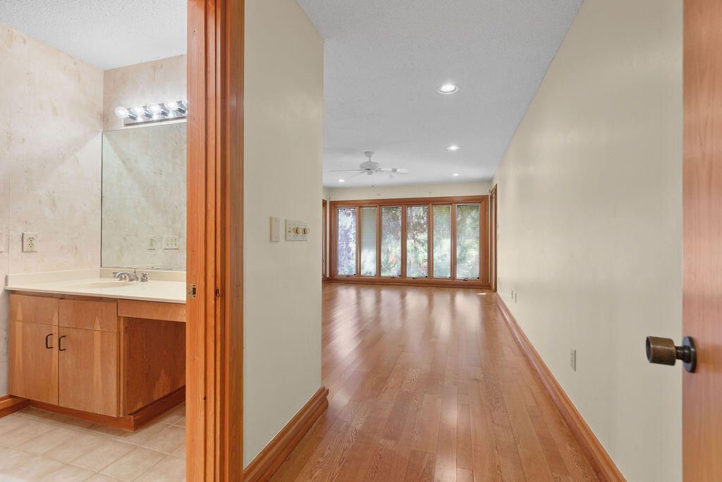 2441 The Bent Twig Photo 36