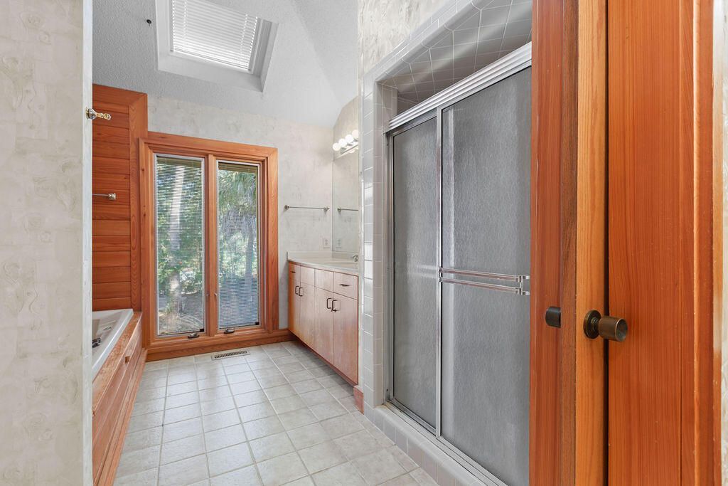 2441 The Bent Twig Photo 38