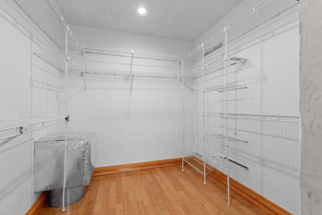 2441 The Bent Twig Photo 40