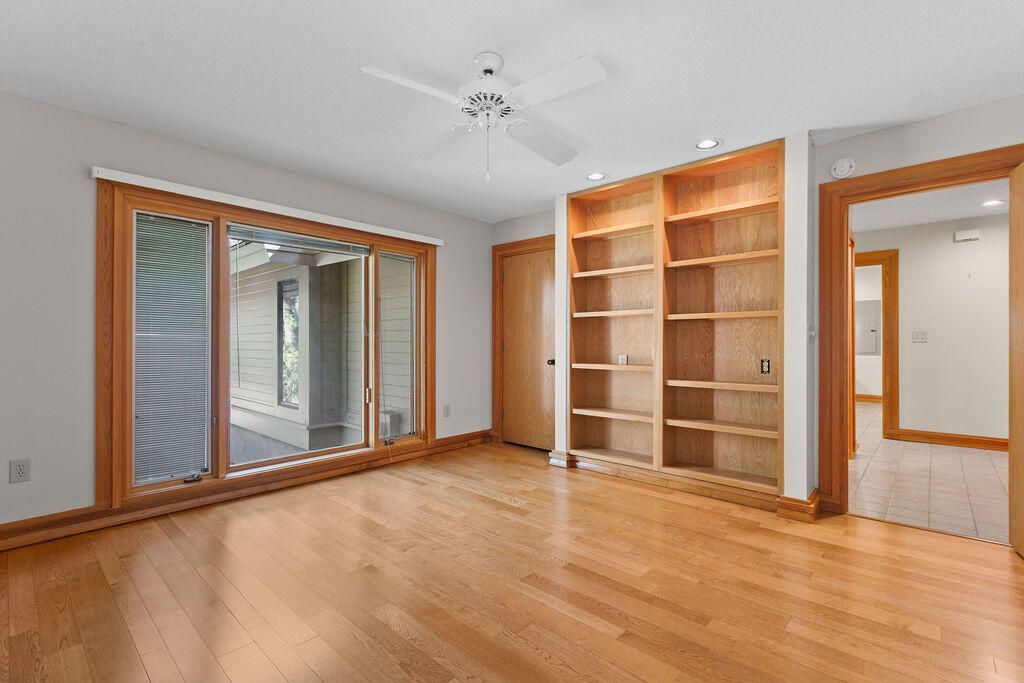 2441 The Bent Twig Photo 42