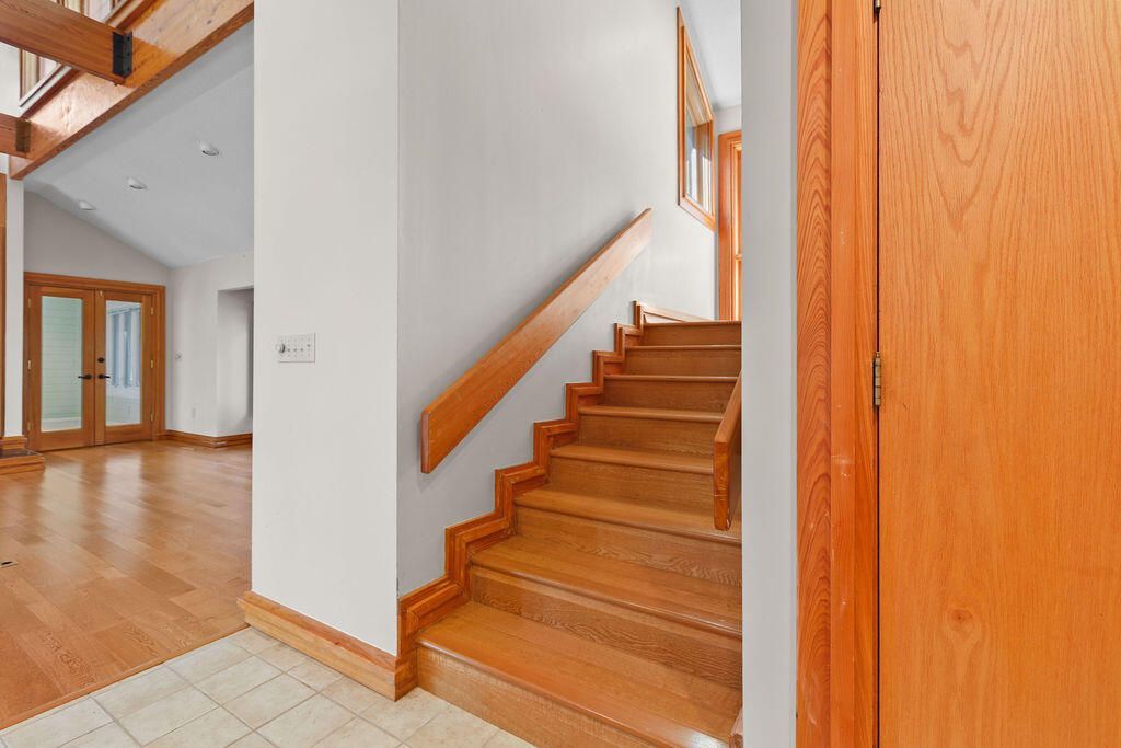 2441 The Bent Twig Photo 44