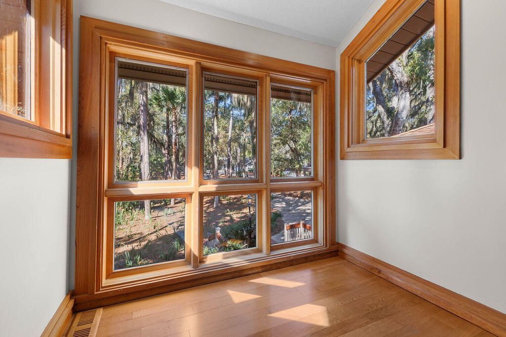 2441 The Bent Twig Photo 45