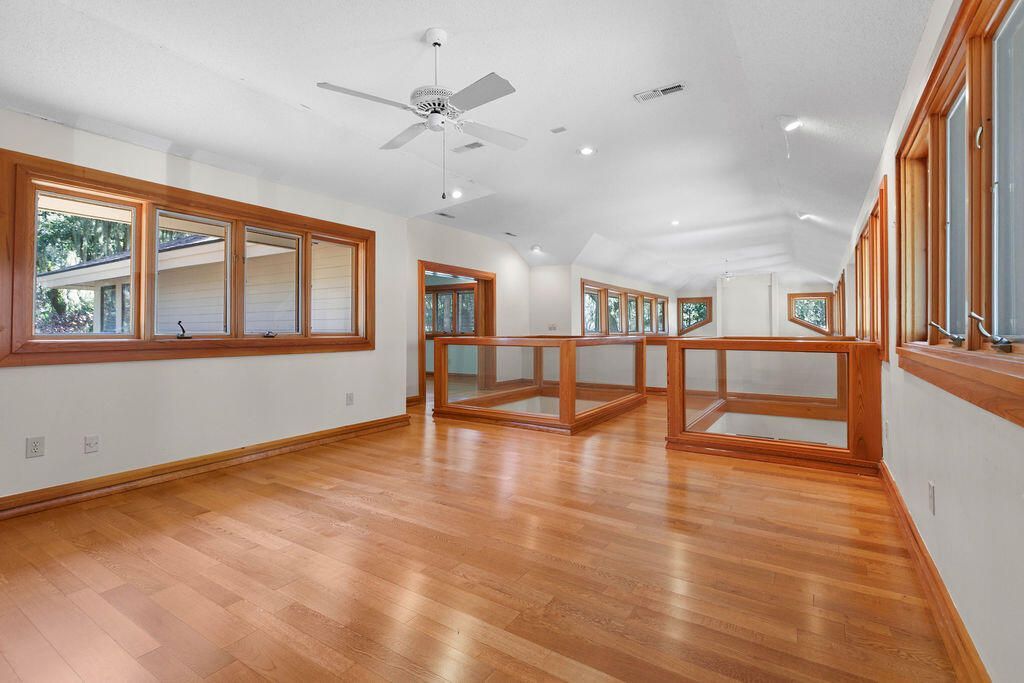 2441 The Bent Twig Photo 47