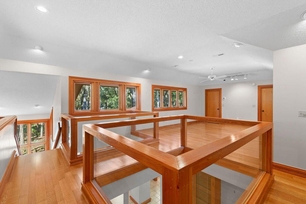 2441 The Bent Twig Photo 49