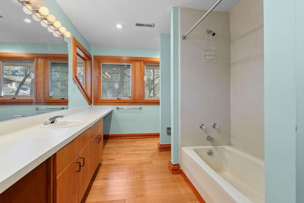 2441 The Bent Twig Photo 51