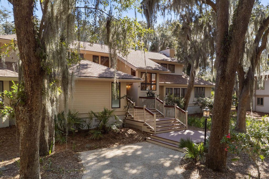 2441 The Bent Twig Photo 6