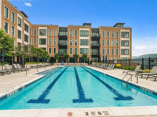 100 Garvies Point Road , Unit 1327, Glen Cove, NY 11542