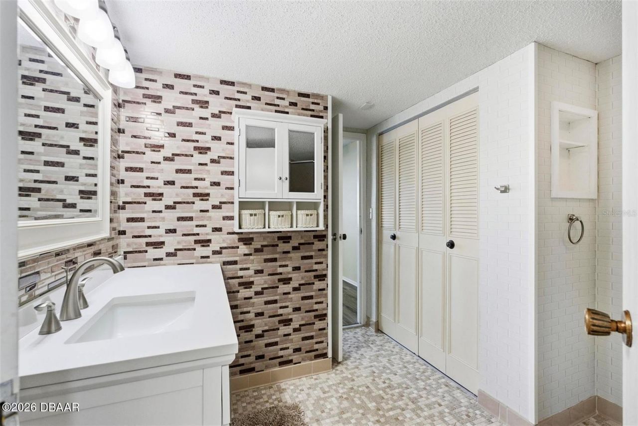 925 N Halifax Avenue, Unit 103, Daytona Beach, FL 32118 Photo