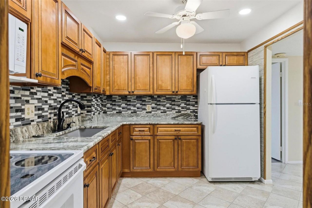 925 N Halifax Avenue, Unit 103, Daytona Beach, FL 32118 Photo