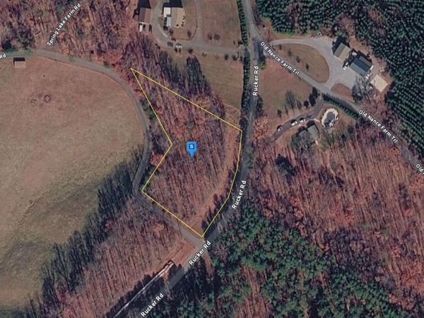 1455 Rucker RD, Moneta, VA 24121