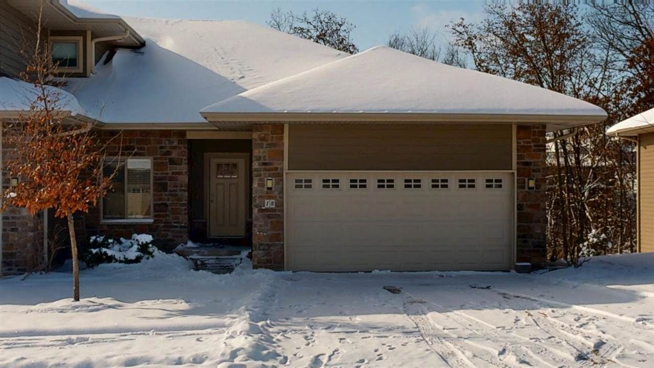 18 Holiday Ridge Ln, Coralville, IA 52241 Main Photo