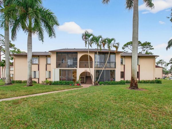 405 Pine Glen Lane, Unit D-2, Greenacres, FL 33463