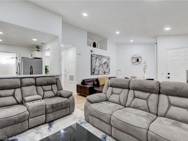 1800 Edmond Street, Unit 223, Las Vegas, NV 89146