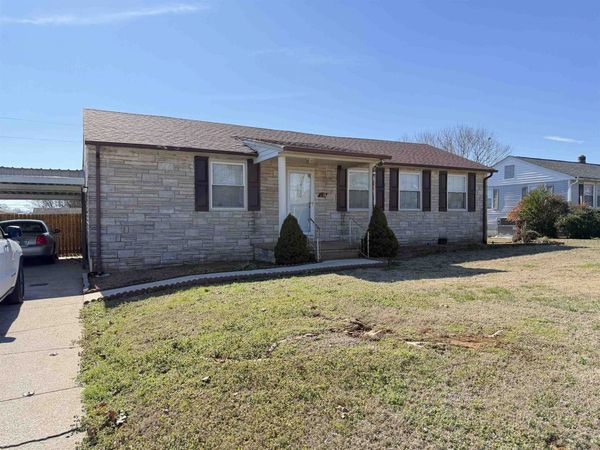 218 Grand Ave W, Muscle Shoals, AL 35661
