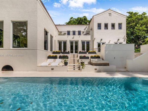 279 Galeon Ct, Coral Gables, FL 33143