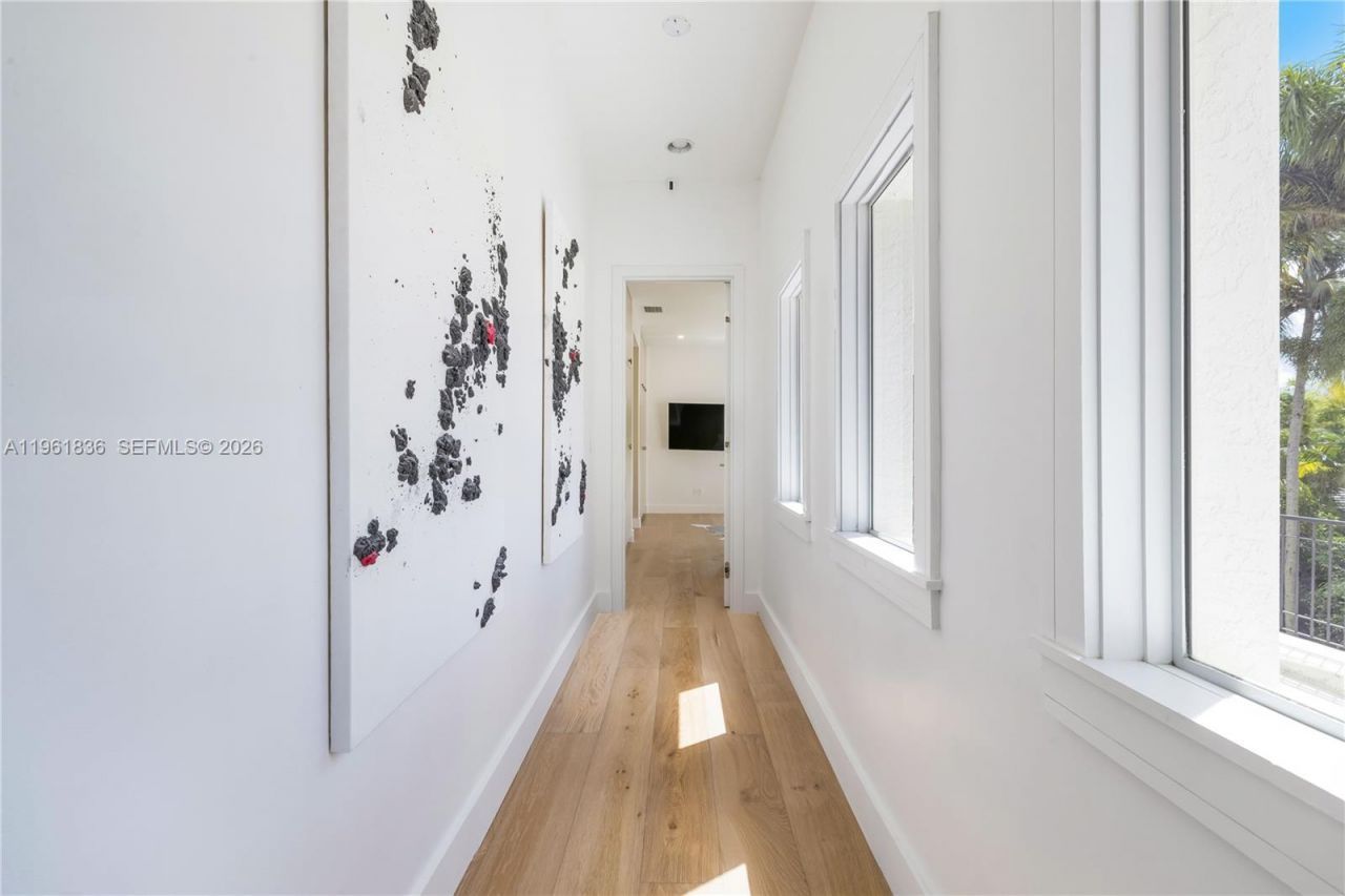 279 Galeon Ct, Coral Gables, FL 33143 Photo