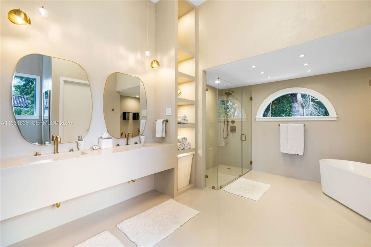 279 Galeon Ct, Coral Gables, FL 33143 Photo