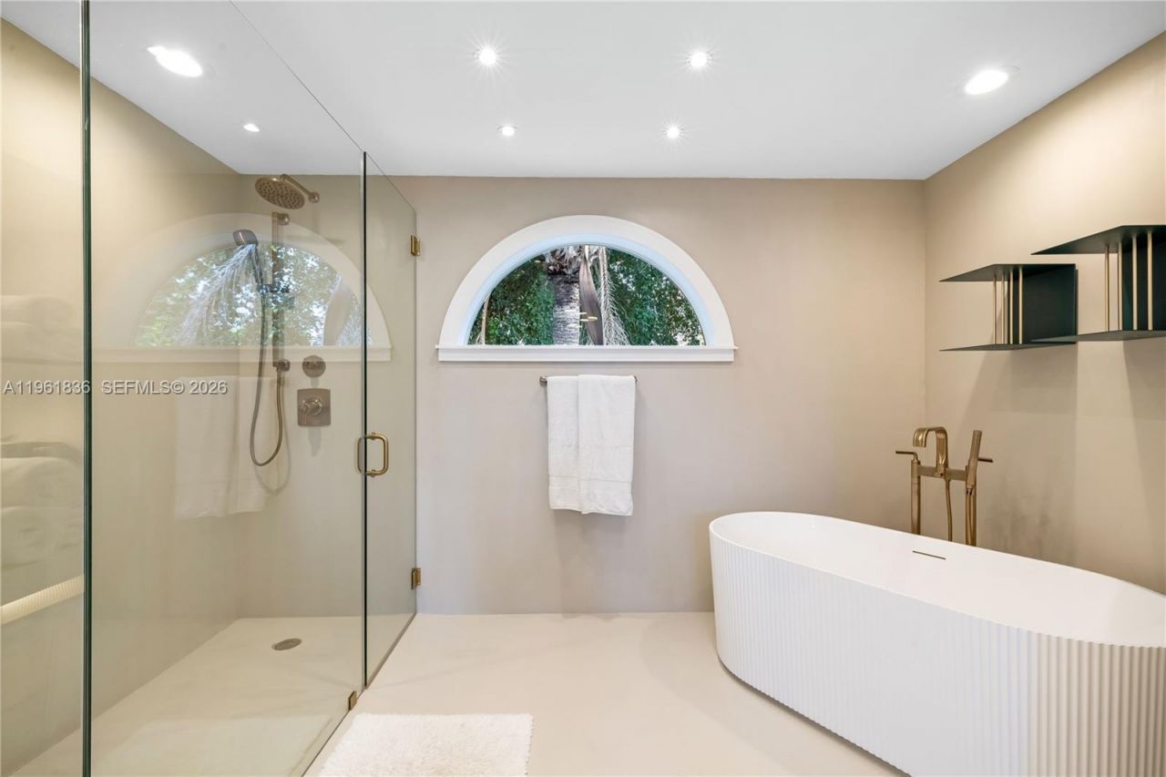 279 Galeon Ct, Coral Gables, FL 33143 Photo