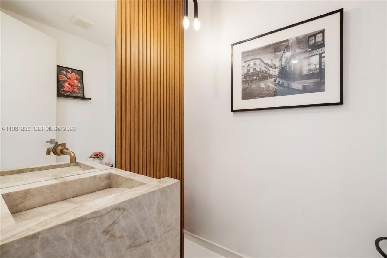 279 Galeon Ct, Coral Gables, FL 33143 Photo