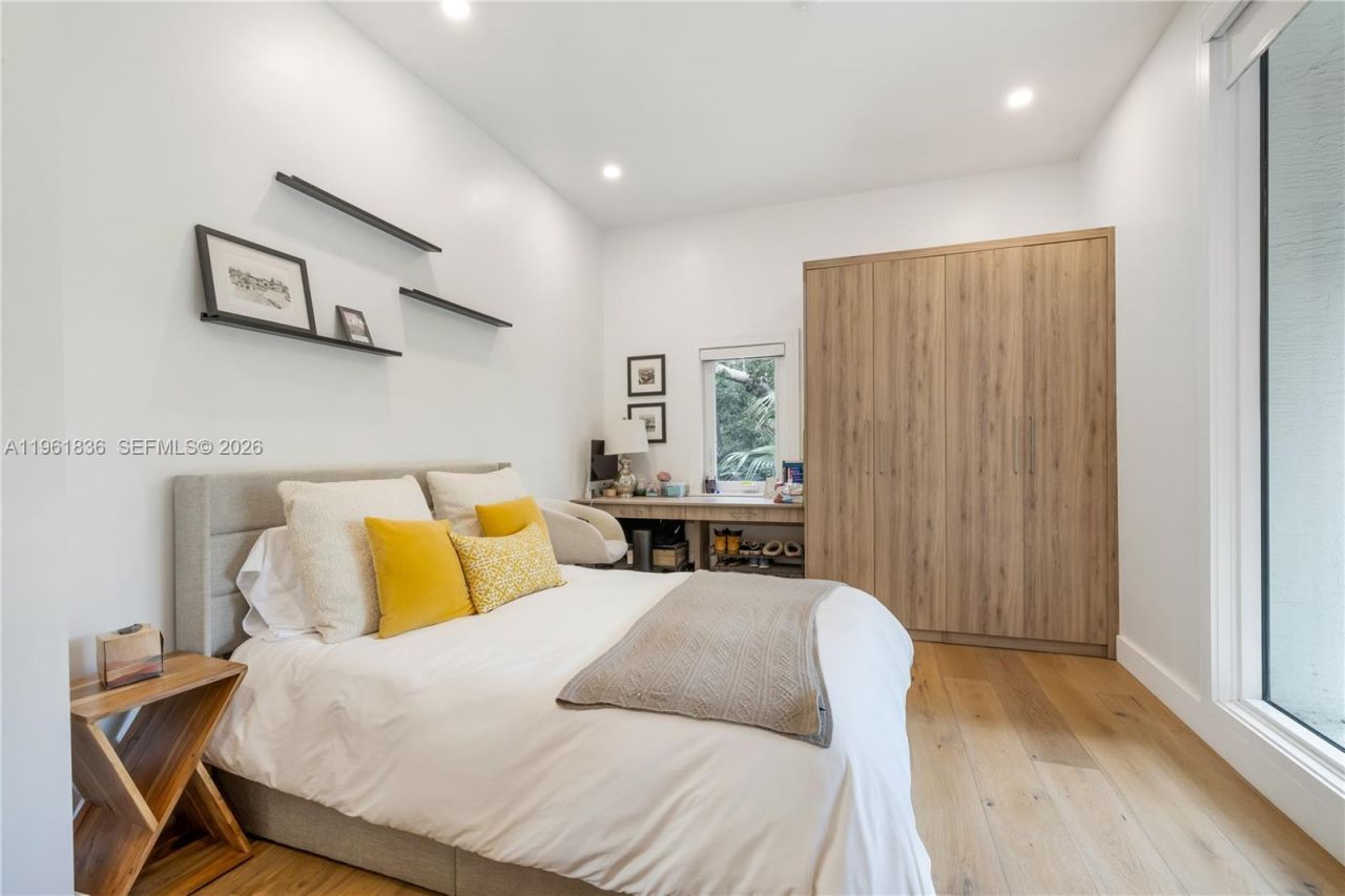 279 Galeon Ct, Coral Gables, FL 33143 Photo