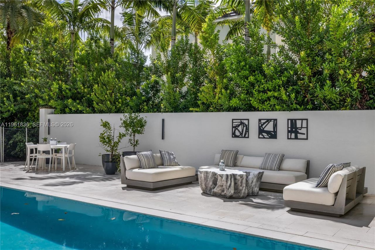 279 Galeon Ct, Coral Gables, FL 33143 Photo