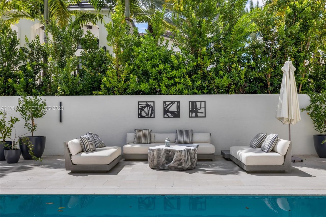 279 Galeon Ct, Coral Gables, FL 33143 Photo