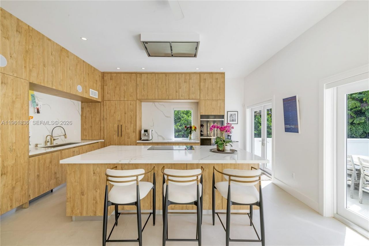 279 Galeon Ct, Coral Gables, FL 33143 Photo