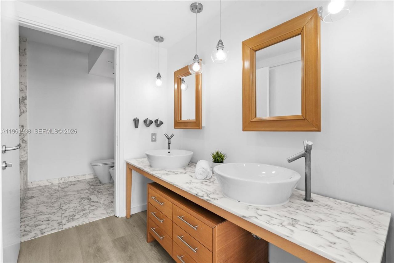 450 Alton Rd , Unit 3008, Miami Beach, FL 33139 Photo