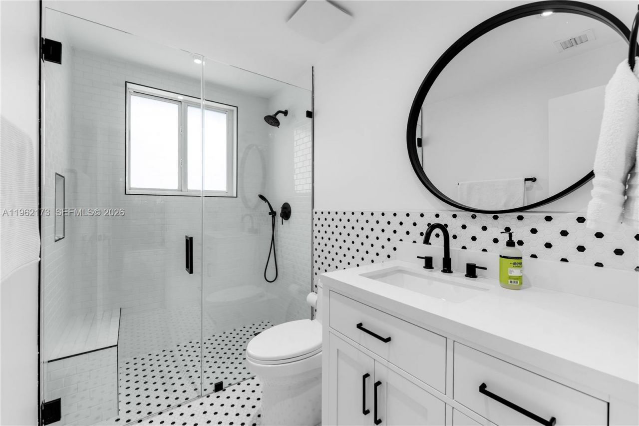 1826 Fairhaven Pl, Miami, FL 33133 Photo