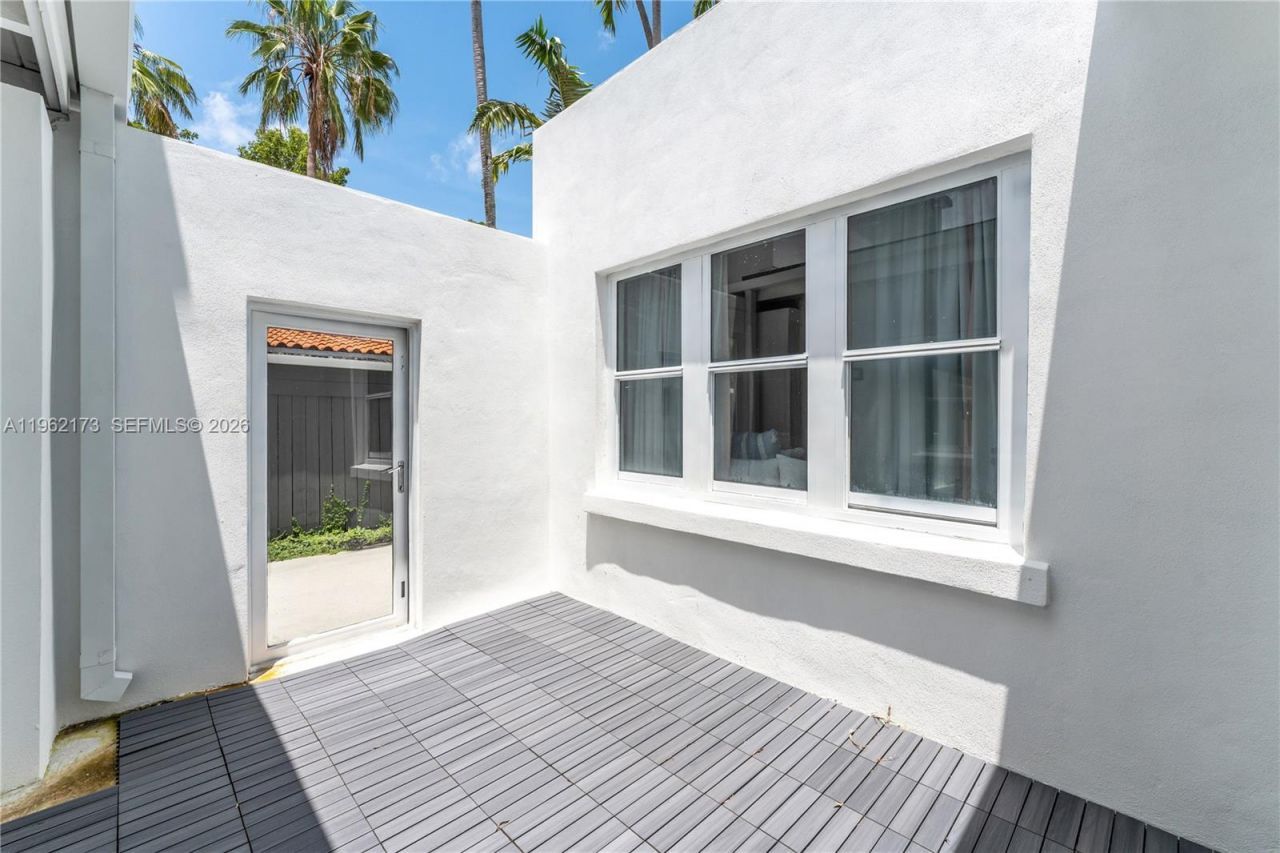 1826 Fairhaven Pl, Miami, FL 33133 Photo