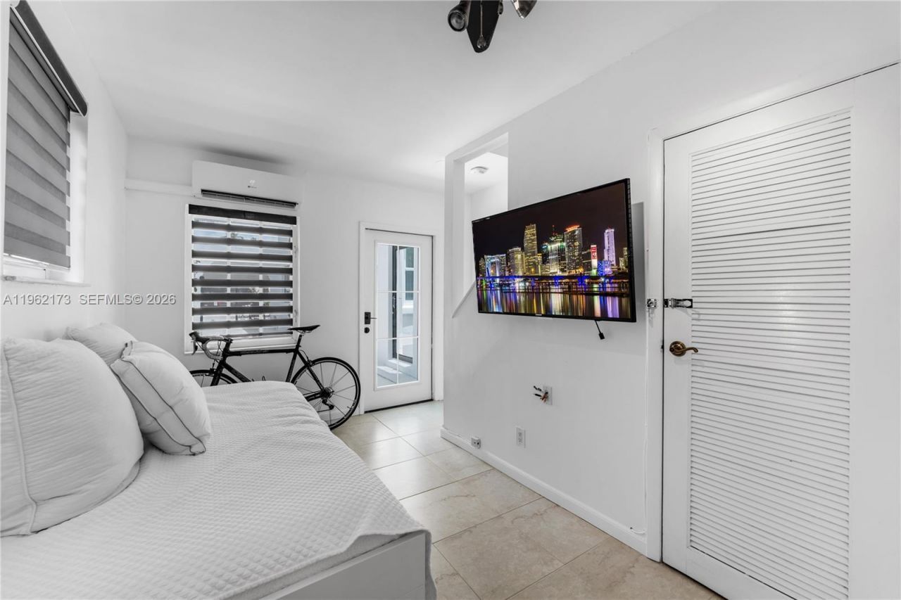 1826 Fairhaven Pl, Miami, FL 33133 Photo