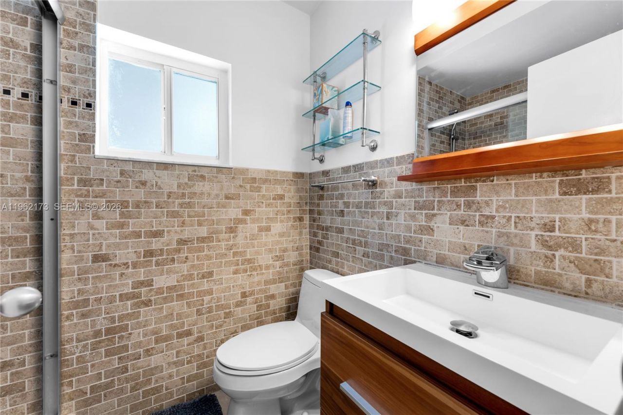 1826 Fairhaven Pl, Miami, FL 33133 Photo