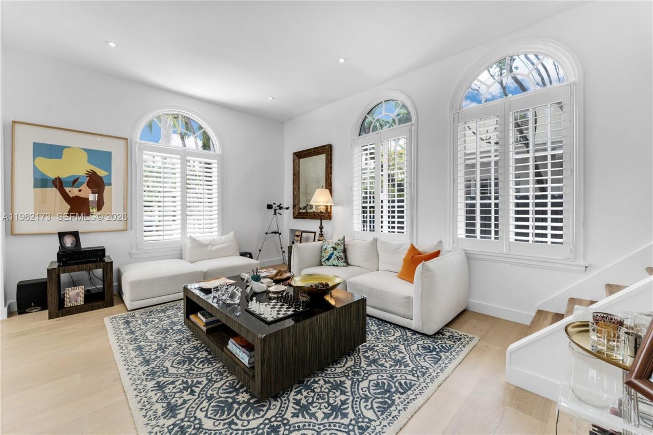 1826 Fairhaven Pl, Miami, FL 33133 Photo