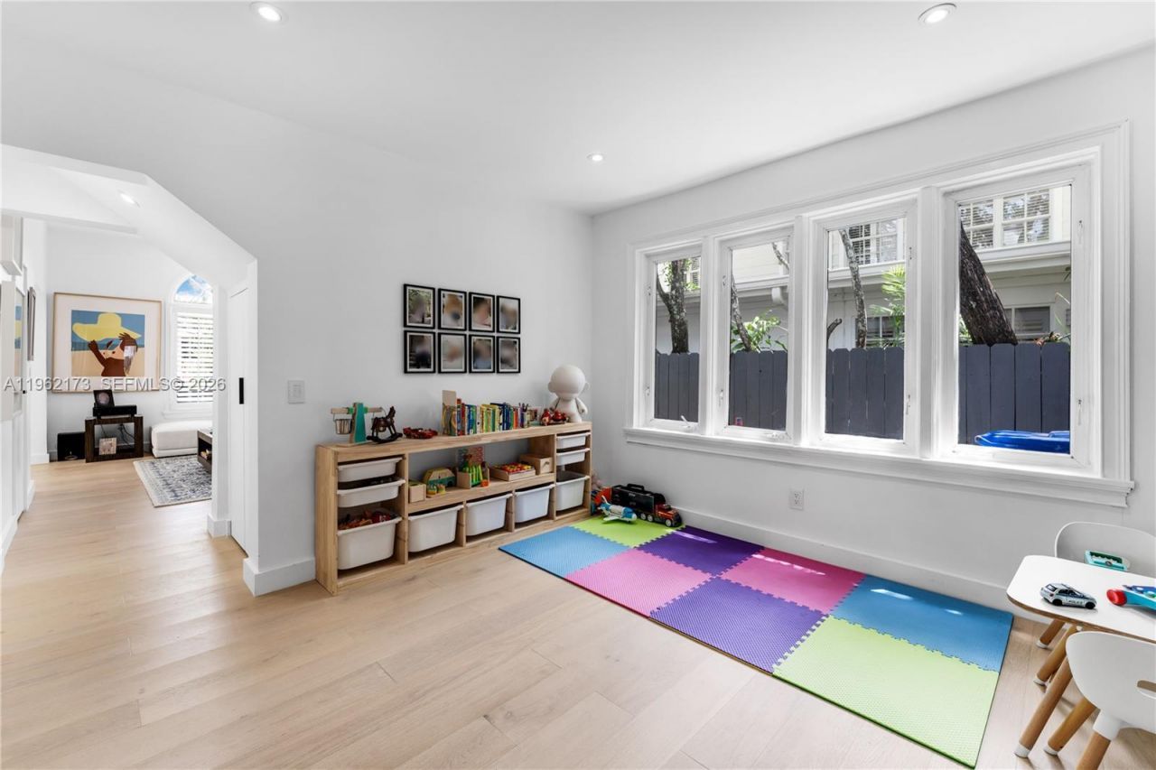 1826 Fairhaven Pl, Miami, FL 33133 Photo