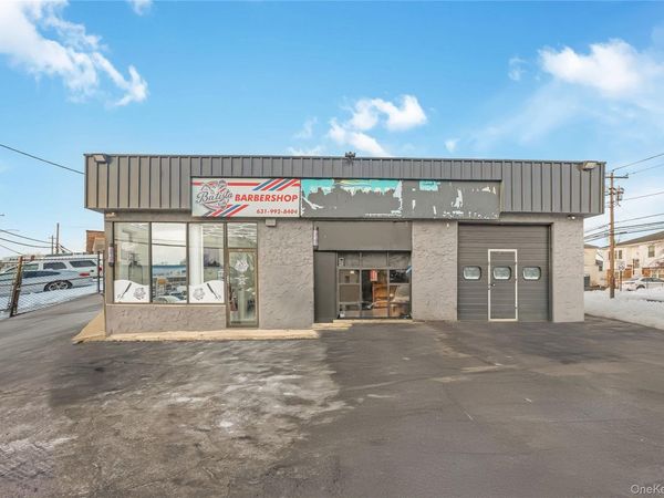 793 Main Street , Farmingdale, NY 11735