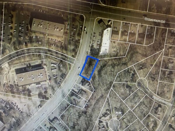 32 TIMBER CREEK DR, Memphis, TN 38018