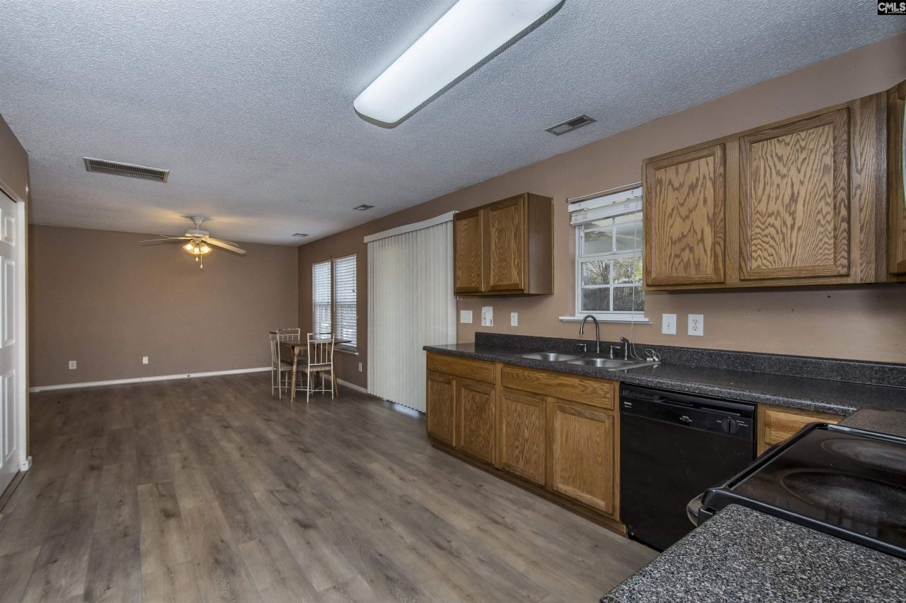 392 Eagle Pointe Drive  Photo 15