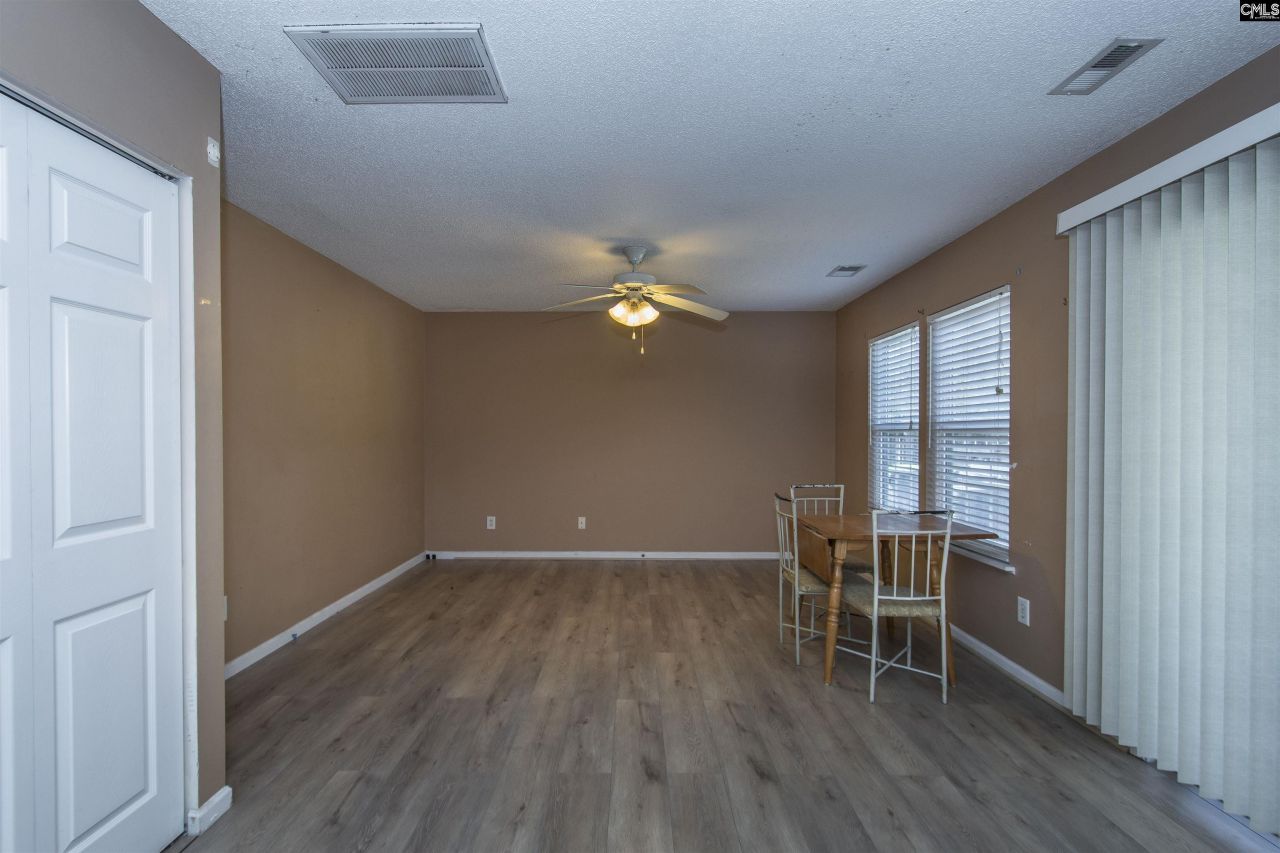 392 Eagle Pointe Drive  Photo 16