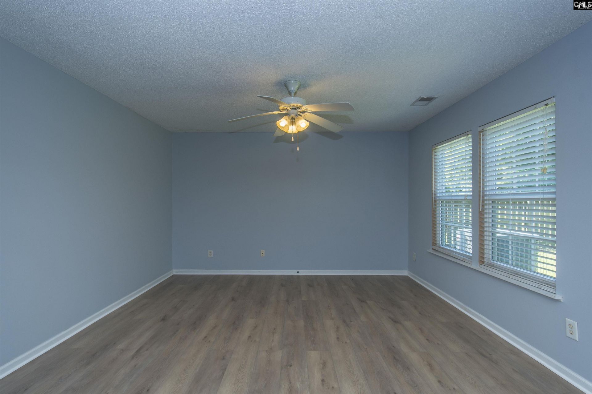 392 Eagle Pointe Drive Photo 17