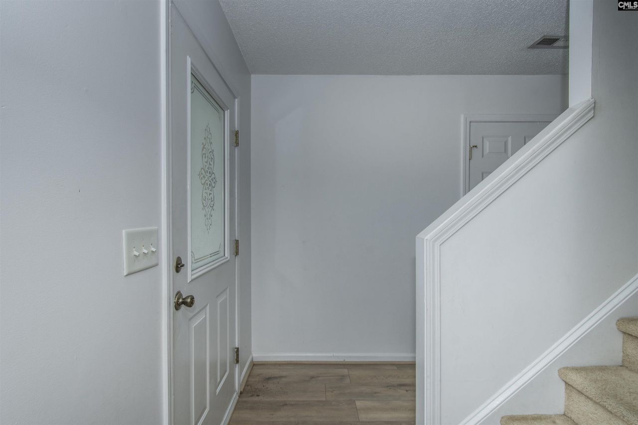 392 Eagle Pointe Drive  Photo 7